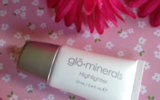 illuminating highlighter Glo-Minerals