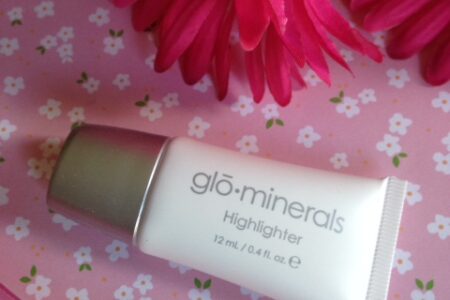 illuminating highlighter Glo-Minerals