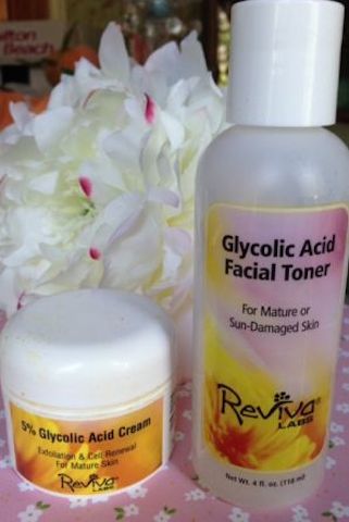 Reviva Labs Glycolic Acid Facial Toner, 5% Cream neversaydiebeauty.com @redAllison