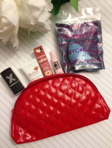the contents of my ipsy glam bag December 2015 neversaydiebeauty.com @redAllison