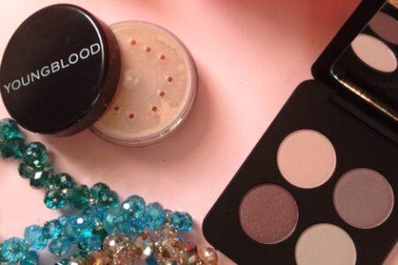 Youngblood blush & eyeshadow quad Vintage neversaydiebeauty.com @redAllison