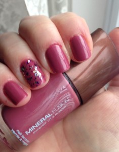 my nails wearing Mineral Fusion Nail Lacquer, shade Cashmere, a rosy cream neversaydiebeauty.com @redAllison