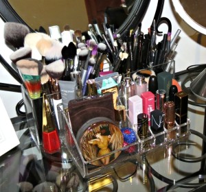 beauty storage tips from Brooke at BlushingNoir.com