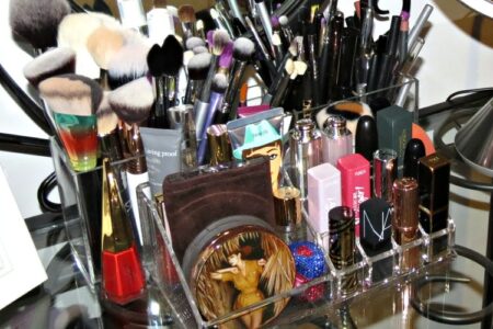 beauty storage tips from Brooke at BlushingNoir.com