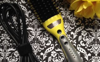 ACEVIVI Hair Straightener Brush neversaydiebeauty.com @redAllison