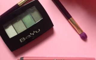 BeYu Cosmetics Color Catch eyeshadow quad #303 with Soft Liner 588 (shell pink) & 667 (turquoise) neversaydiebeauty.com @redAllison