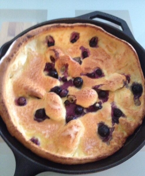 How to make a Dutch baby "pancake" with blueberries neversaydiebeauty.com @redAllison