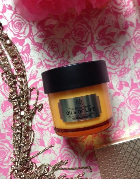 The Body Shop Oils of Life Intensely Revitalising Sleeping Cream outer amber glass jar neversaydiebeauty.com @redAllison