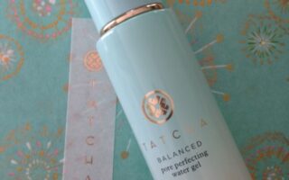 Tatcha Balanced Pore Perfecting Water Gel Moisturizer on Tatcha rice paper and straw box neversaydiebeauty.com