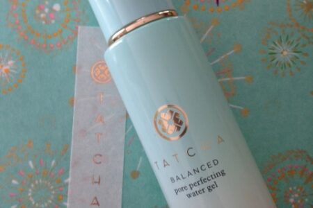 Tatcha Balanced Pore Perfecting Water Gel Moisturizer on Tatcha rice paper and straw box neversaydiebeauty.com