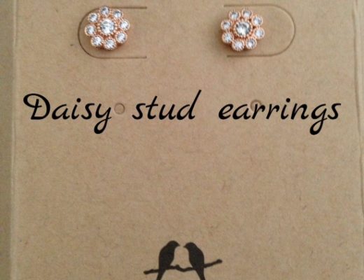 Chloe+Isabel Daisy stud earrings neversaydiebeauty.com