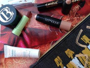 contents of the ipsy Glamazon bag September 2016 neversaydiebeauty.com