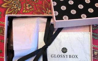 tissue paper wrapped interior of Glossybox October 2016 neversaydiebeauty.com