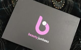 Beauty Junkees Contour Highlight Set outer box, neversaydiebeauty.com