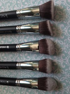 Beauty Junkees Kabuki makeup brush set, brush heads neversaydiebeauty.com
