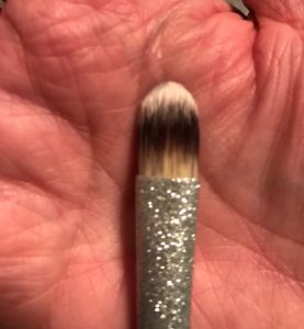 concealer brush IT Cosmetics All That Glitters set, neversaydiebeauty.com