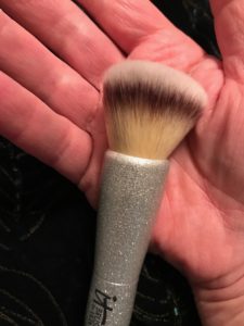 foundation brush from IT Cosmetics for Ulta All That Glitters brush set, neversaydiebeauty.com