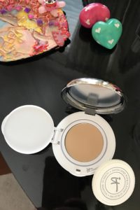 IT Cosmetics Confidence In A Cream, open compact in shade Light, neversaydiebeauty.com