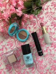 Ipsy May 2017 Summer Friday glam bag cosmetics, open to show shades, neversaydiebeauty.com