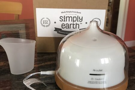 Simply Earth recipe box & diffuser kit, neversaydiebeauty.com