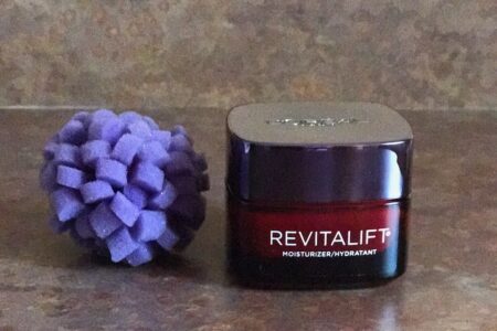 L'Oreal Revitalift Moisturizer jar, neversaydiebeauty.com