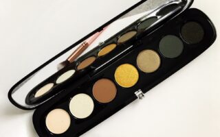 Marc Jacobs Beauty Eye-Conic Edgitorial eyeshadow palette open to show the green-gold shades and mirror, neversaydiebeauty.com