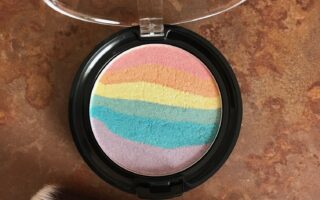 Wet N Wild Color Icon Rainbow Highlighter, shade Unicorn Glow, open to show colored stripes, neversaydiebeauty.com