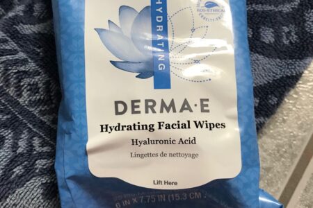 Derma E Hydrating Facial Wipes with hyaluronic acid, neversaydiebeauty.com