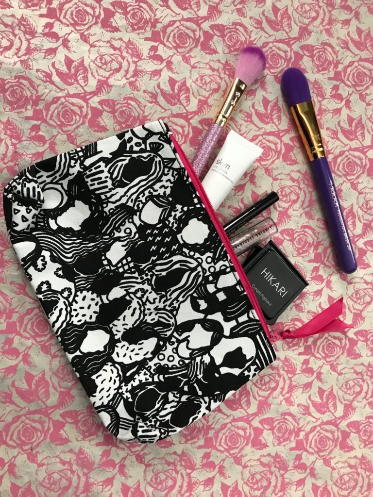 makeup and brushes from Ipsy's Create bag from March 2018, neversaydiebeauty.com