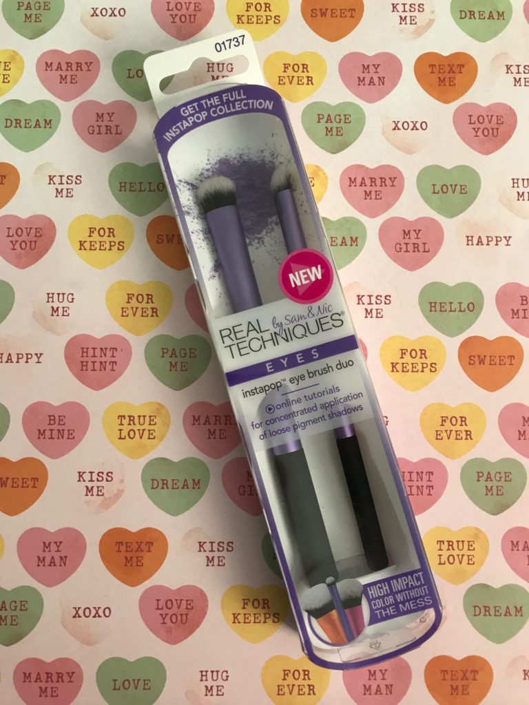 Real Techniques Instapop Eye Brush Duo in the box they came in, neversaydiebeauty.com