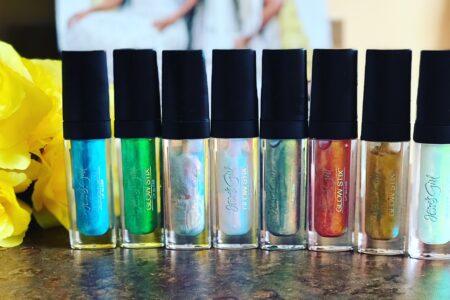 Jesse's Girl GlowStix lipgloss tubes in 8 shades,