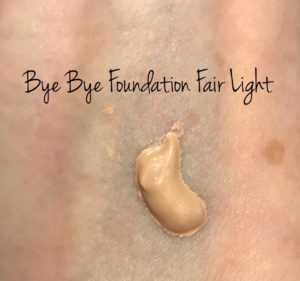 blob of IT Cosmetics Bye Bye Foundation shade Fair Light, neversaydiebeauty.com