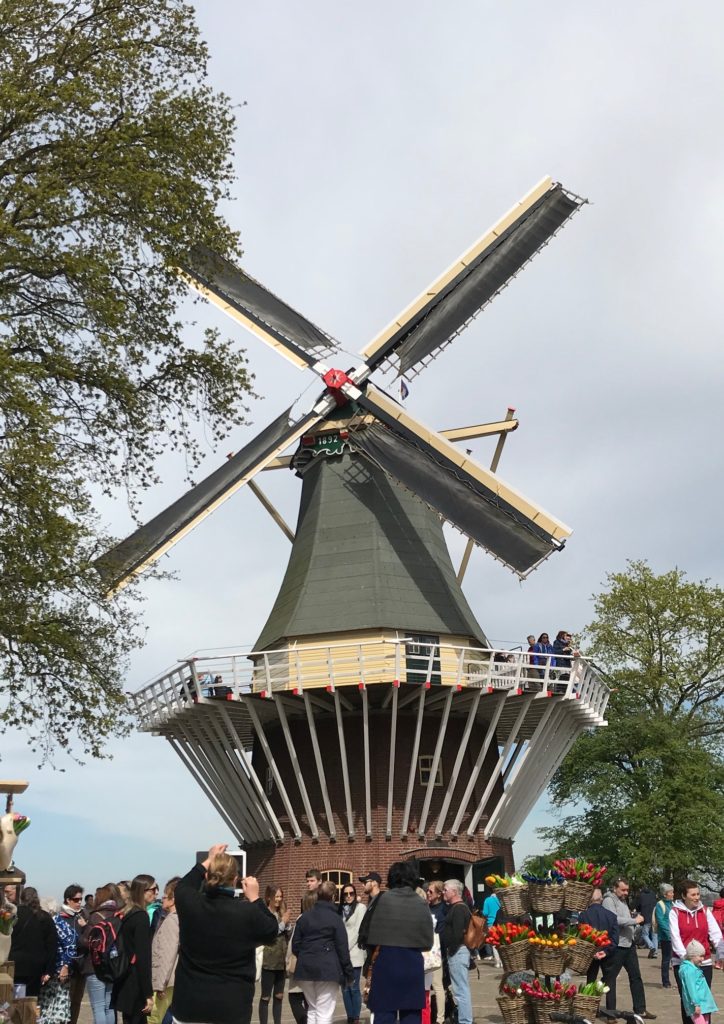 windmill at Keukenhof, neversaydiebeauty.com
