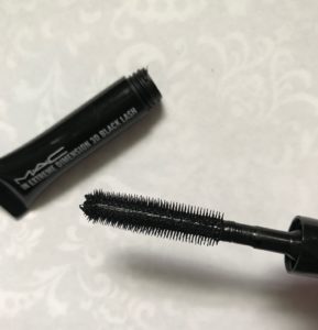 MAC In Extreme Dimension 3D Black Lash mascara sample and wand, neversaydiebeauty.com