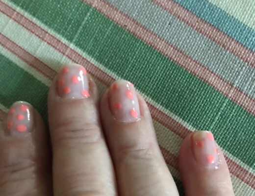 sheer background polka dot manicure, neversaydiebeauty.com
