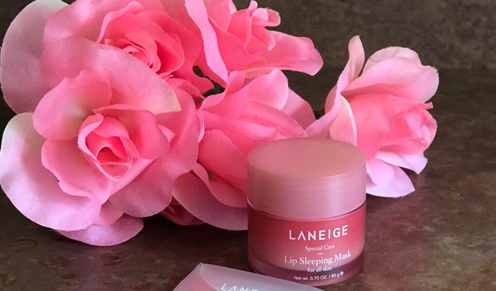 full size jar of Laneige Lip Sleeping Mask, neversaydiebeauty.com and applicator