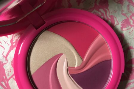 closeup of multicolored Mally Highlighting Blush compact to show the 4 different blush shades and two highlighters, neversaydiebeauty.com