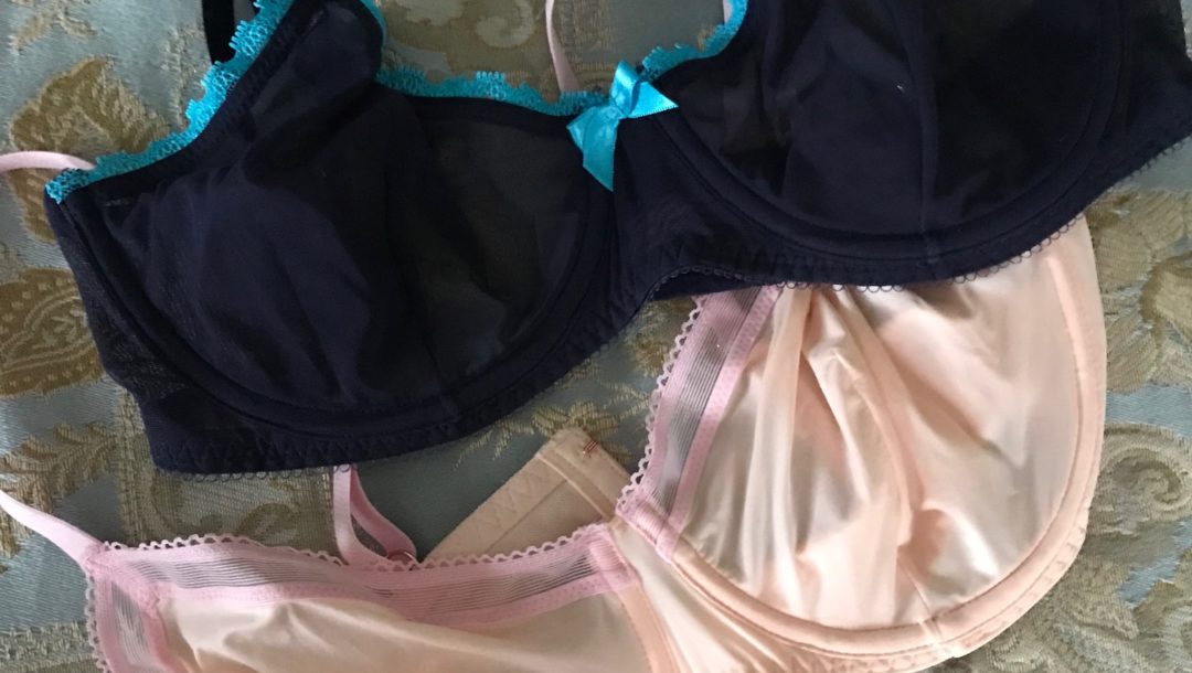 Savage x Fenty underwire unlined bras in peach and navy blue, neversaydiebeauty.com