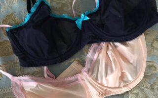 Savage x Fenty underwire unlined bras in peach and navy blue, neversaydiebeauty.com