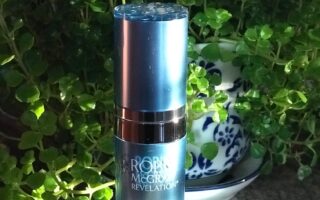 bottle of Robin McGraw Instant Face Shaper probably from a new batch, neversaydiebeauty.com