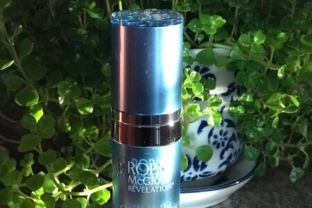 bottle of Robin McGraw Instant Face Shaper probably from a new batch, neversaydiebeauty.com