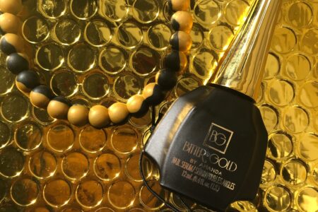 Bitter Gold bottle and anti-stress bracelet, neversaydiebeauty.com