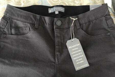 front waist and pockets of olive-grey Wit & Wisdom stretch jeans, neversaydiebeauty.com