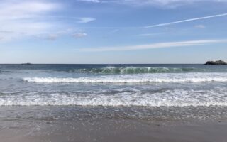 big waves at Singing Beach, Manchester MA, neversaydiebeauty.com