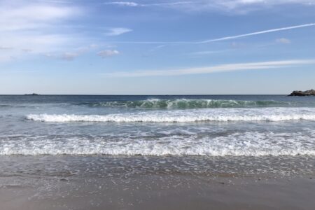 big waves at Singing Beach, Manchester MA, neversaydiebeauty.com