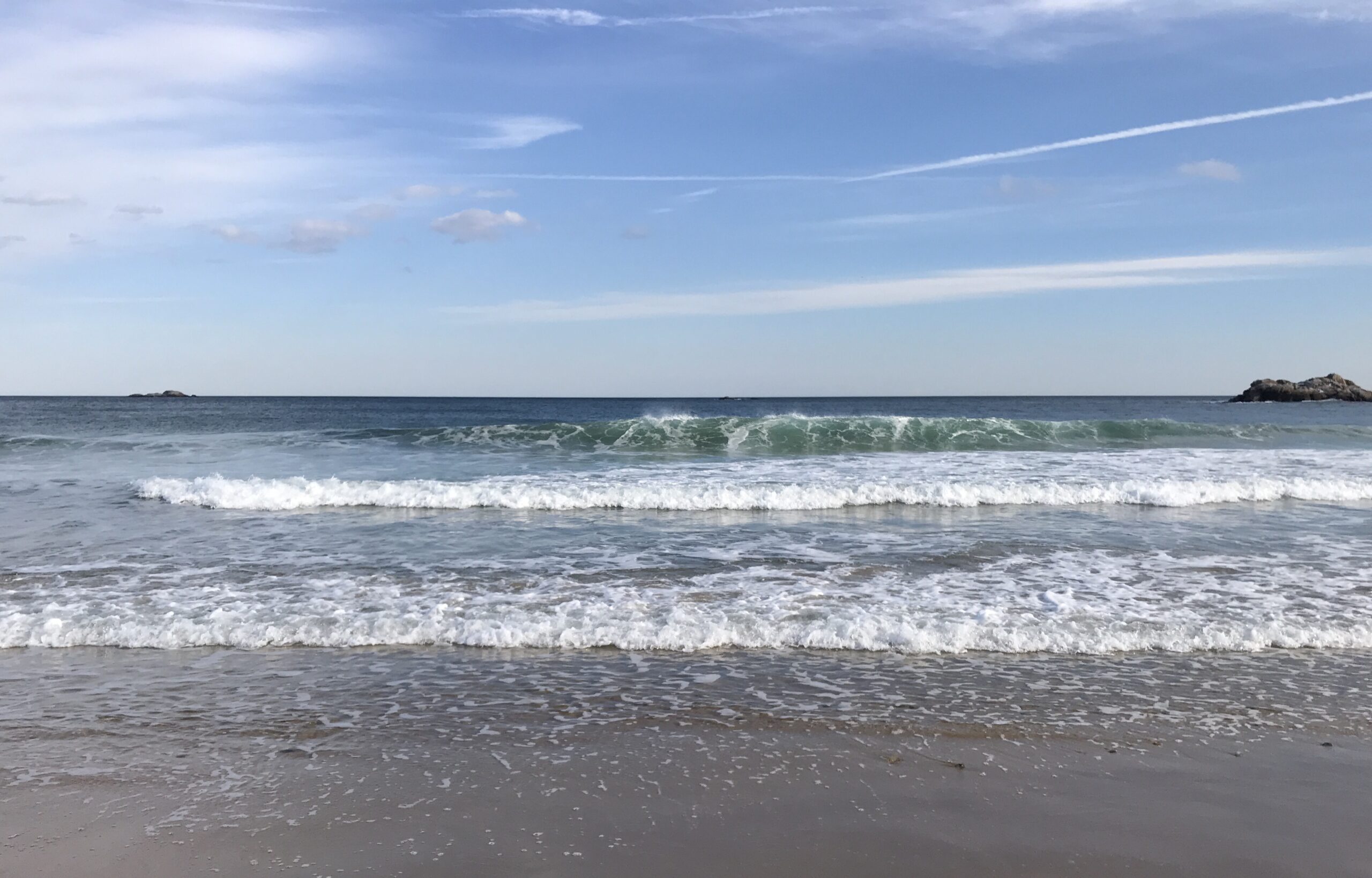 big waves at Singing Beach, Manchester MA, neversaydiebeauty.com