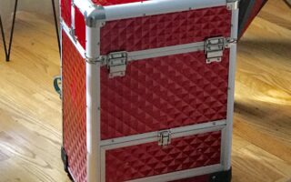 red Yaheetech train case cosmetic trolley, neversaydiebeauty.com