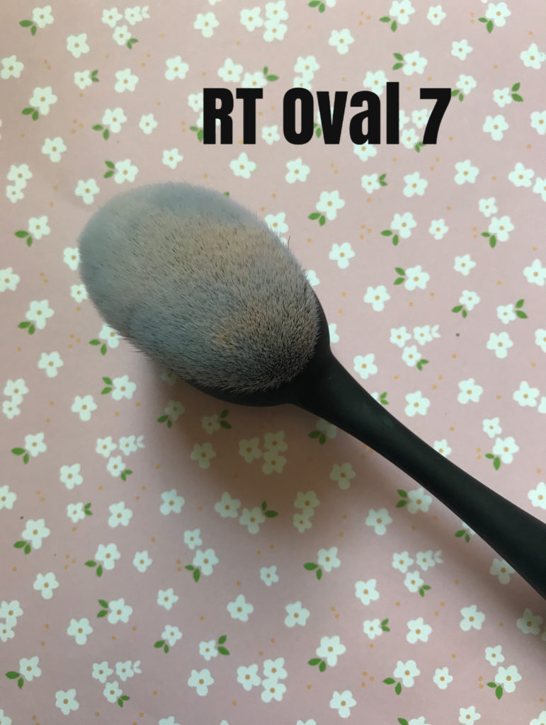 Real Techniques velvet bristle Artis style oval 7 makeup brush