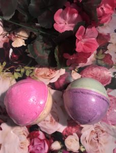 two dual colored bath bombs from Warfighter Hemp