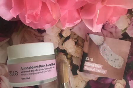 jar of Zue Antioxidant-Rich Face Mask with applicator brush